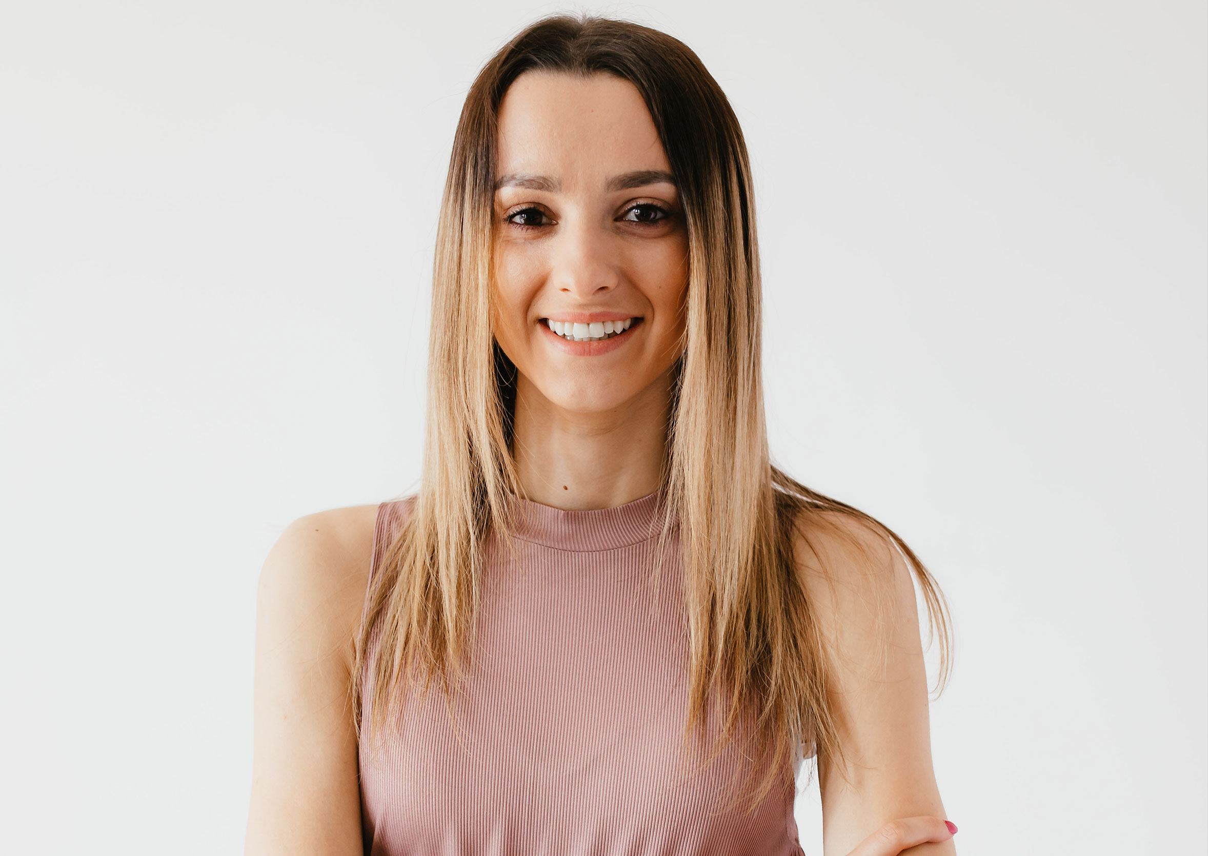 Izlaušanās skola Logo