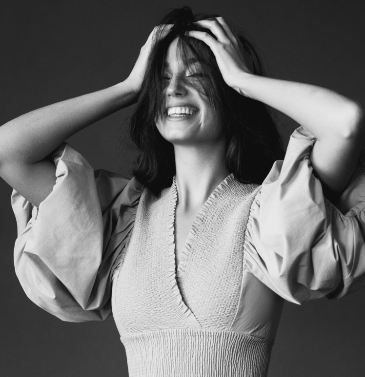 Izlaušanās skola Logo